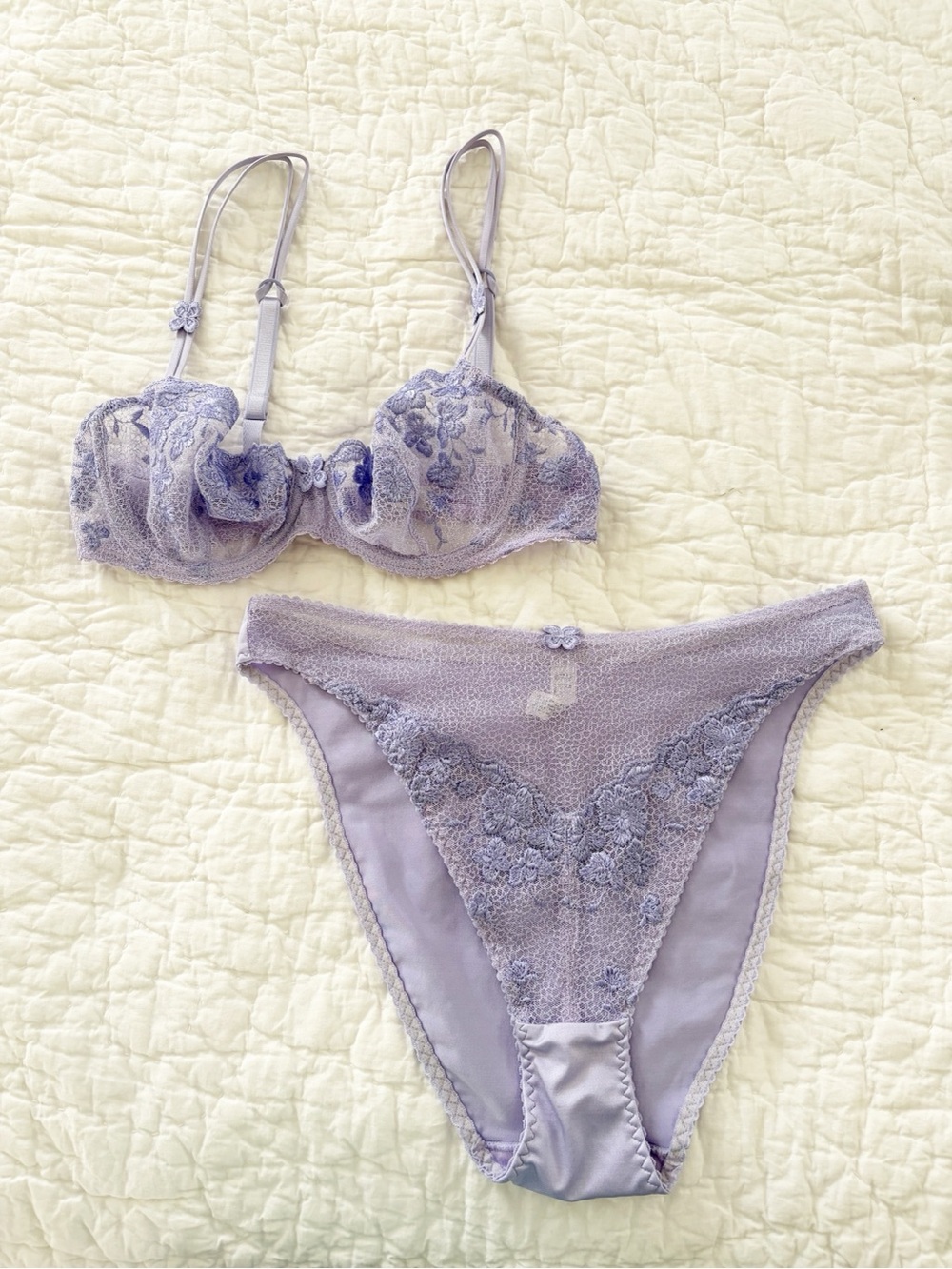 Vintage Chantelle Lavender Lace Underwire Bra & Panty Set large 34B